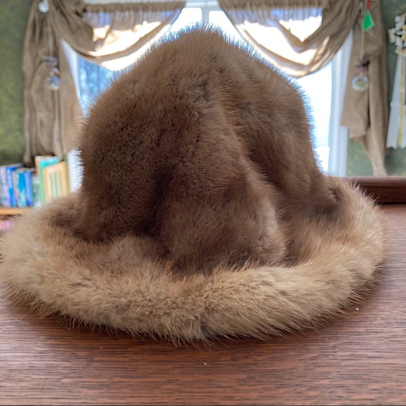 Vintage Fur Hat “Breakfast at Tiffany’s” Style - Picture 2 of 5